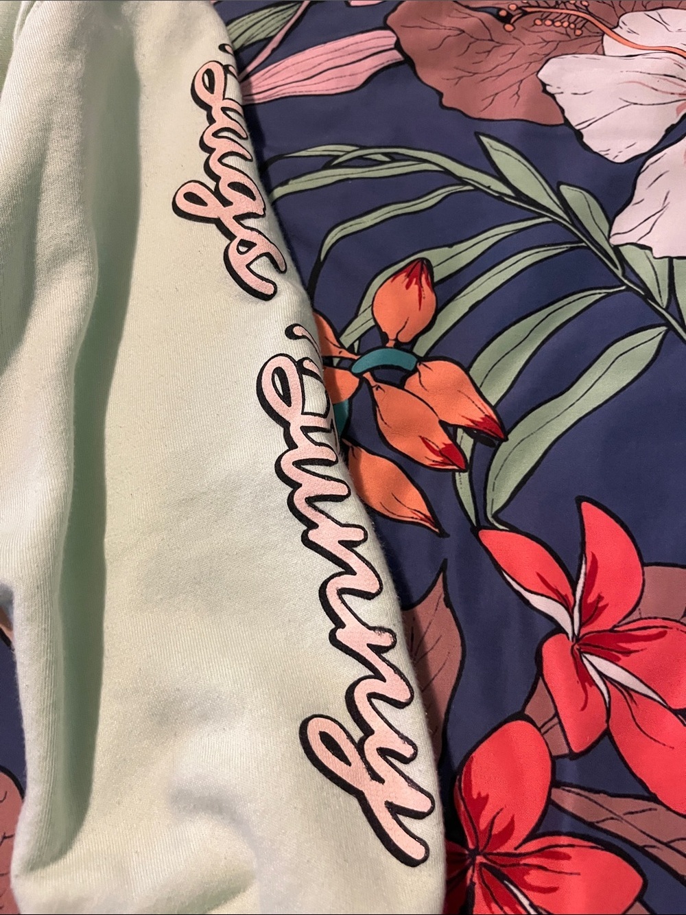 Bugs Bunny sequin hoodie - Picture 2 of 8